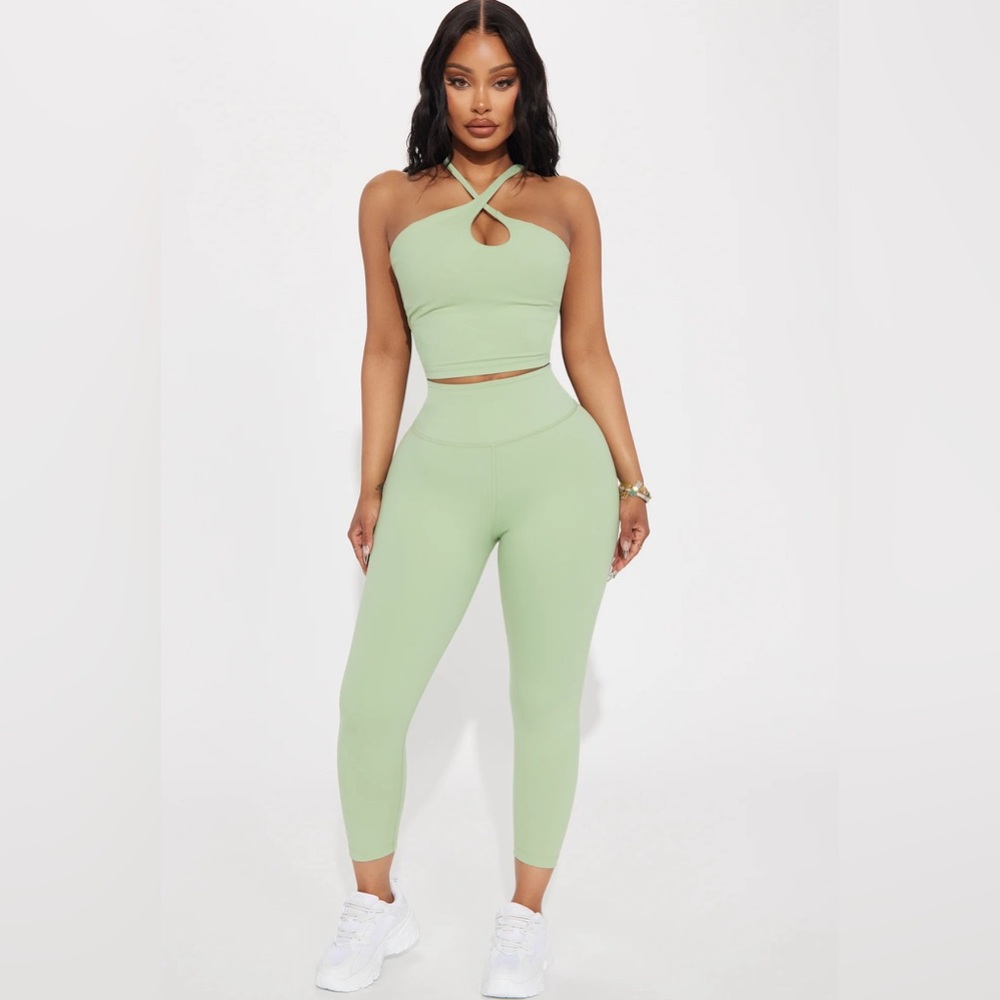 Flexibility super soft active sport top & bottom NWT!